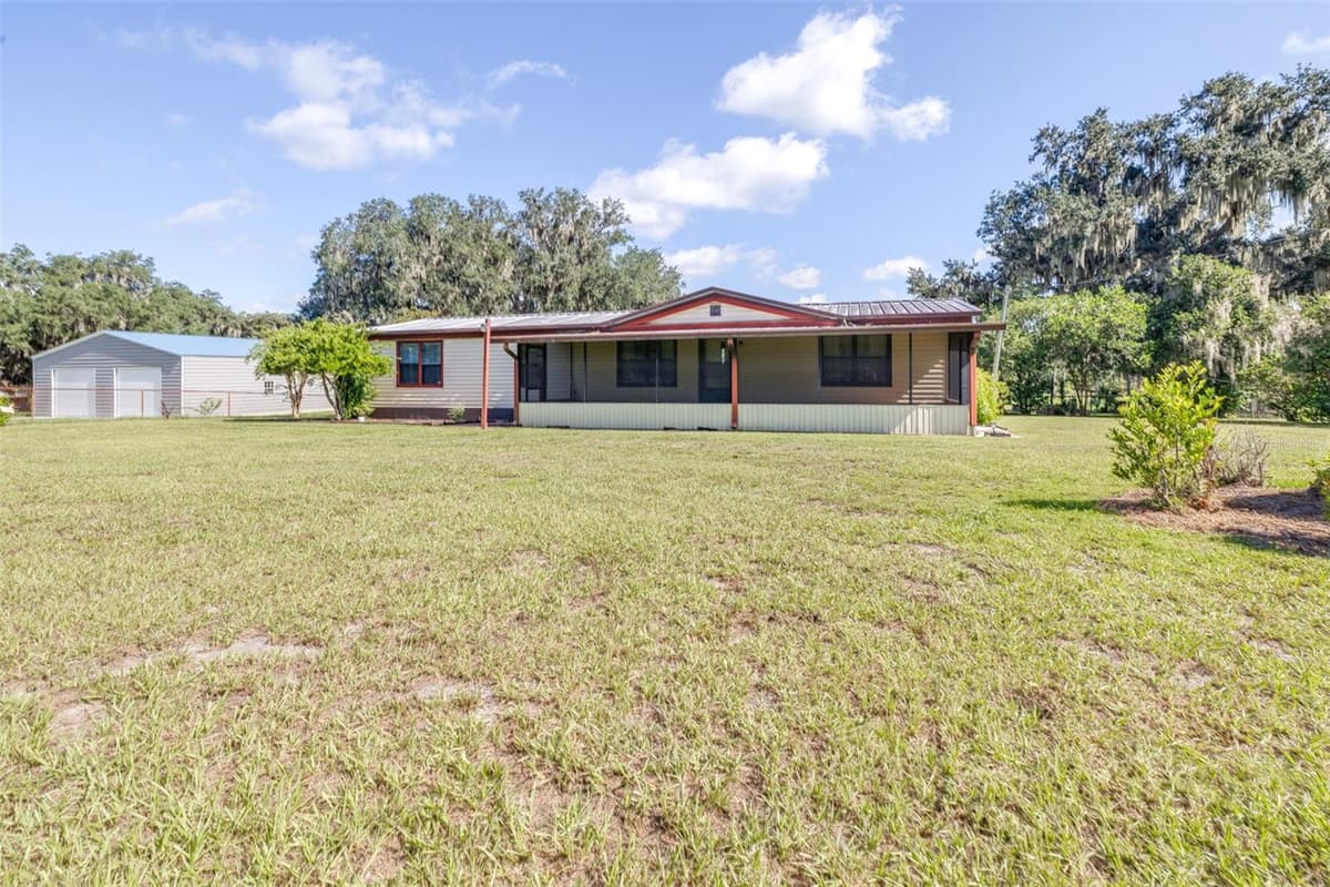4605 THOMPSON ROAD — photo 4 of 91