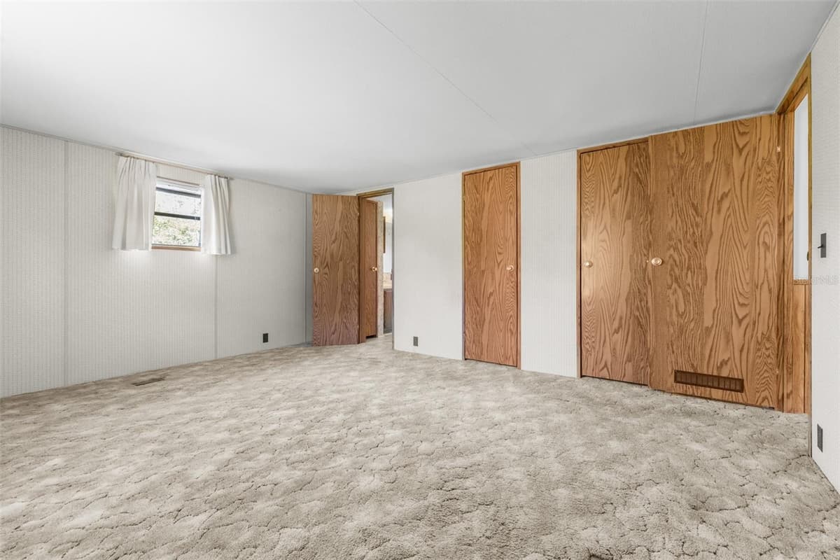 4605 THOMPSON ROAD — photo 33 of 91