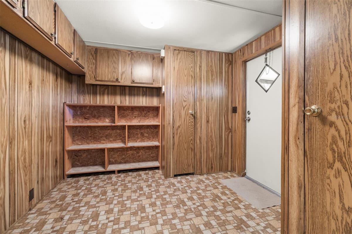 4605 THOMPSON ROAD — photo 30 of 91