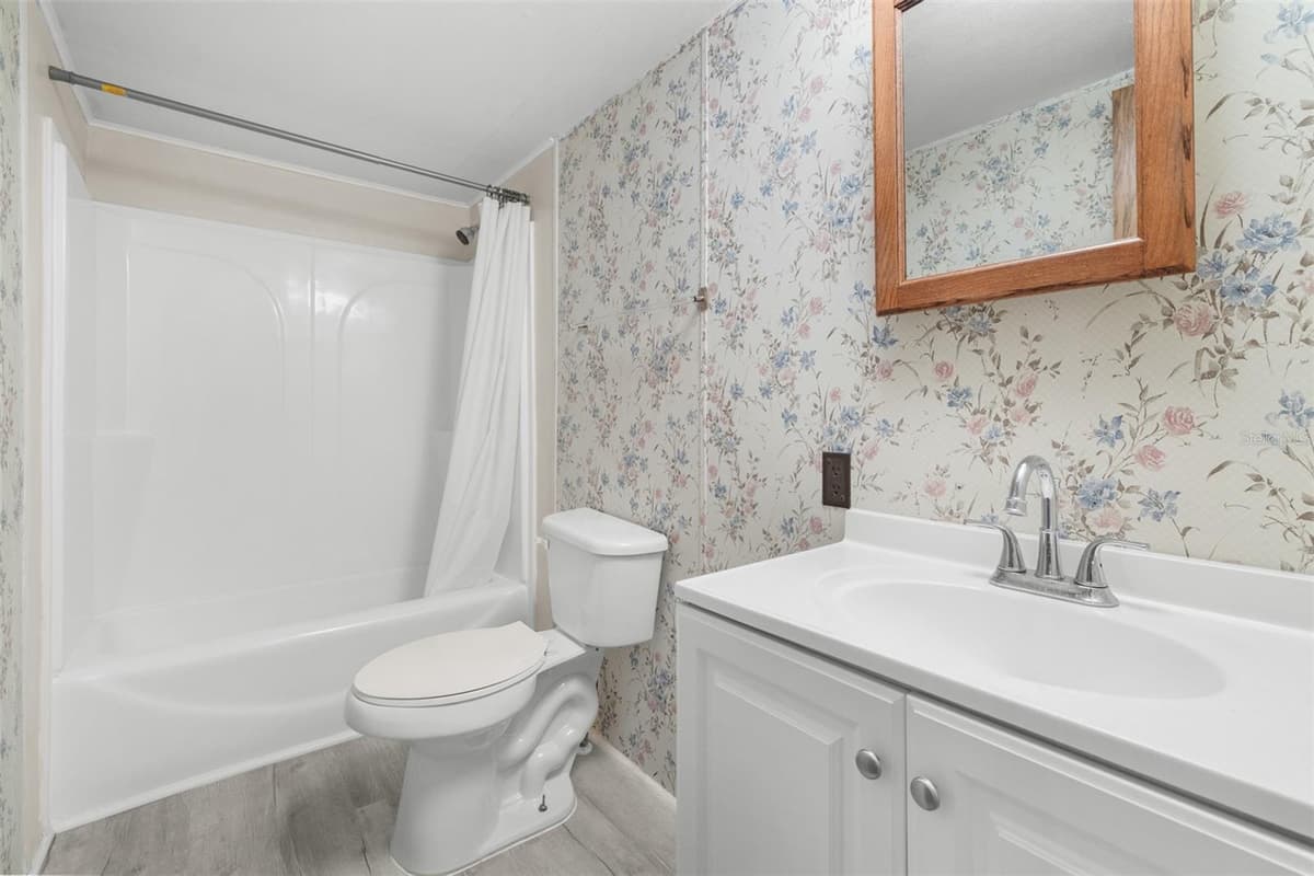 4605 THOMPSON ROAD — photo 40 of 91