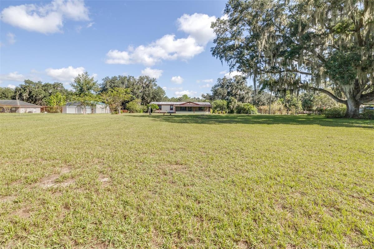 4605 THOMPSON ROAD — photo 10 of 91
