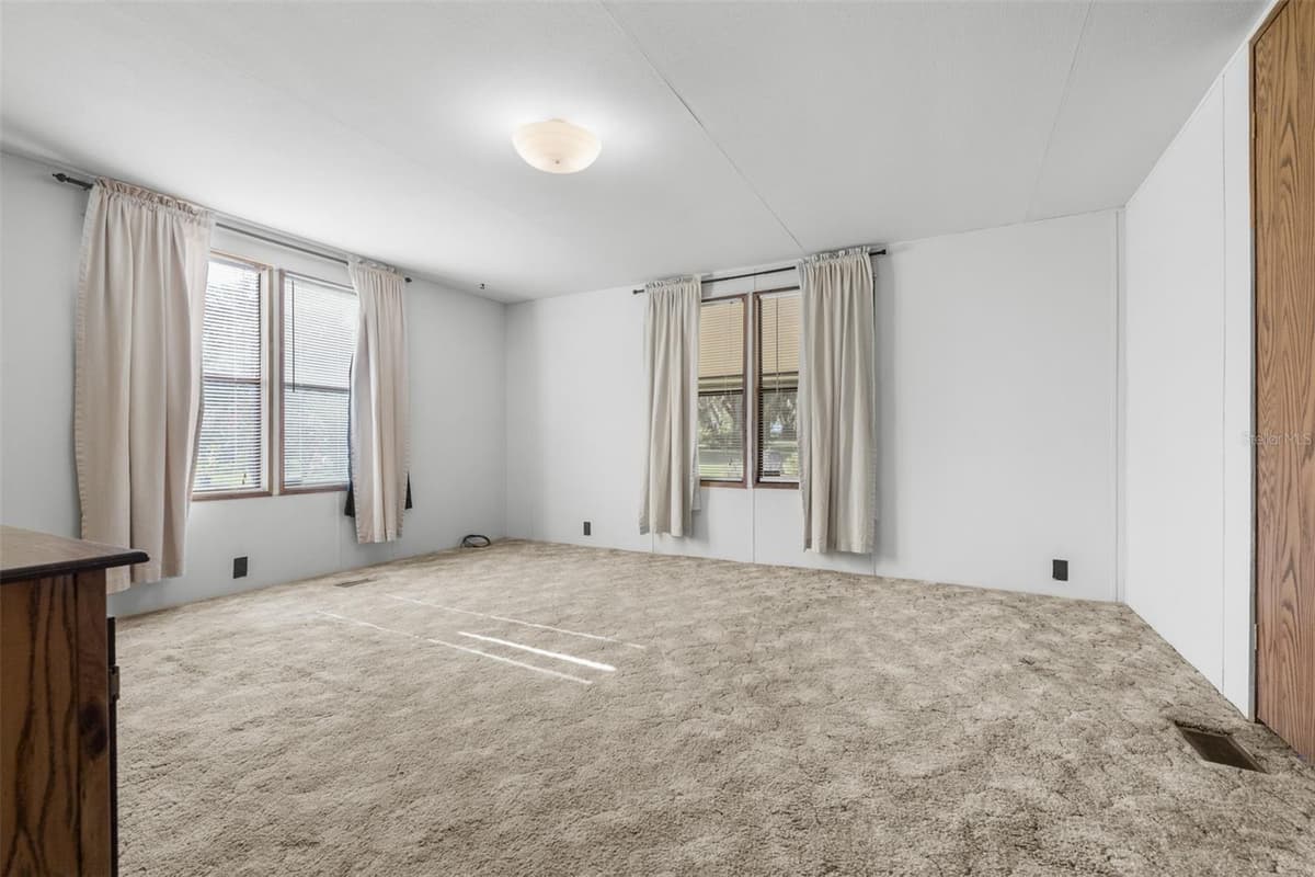 4605 THOMPSON ROAD — photo 38 of 91