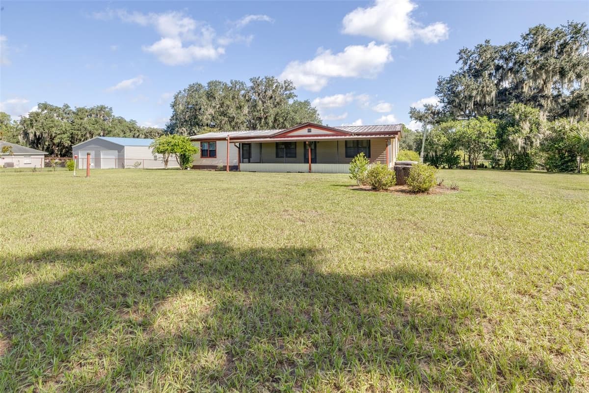 4605 THOMPSON ROAD — photo 3 of 91