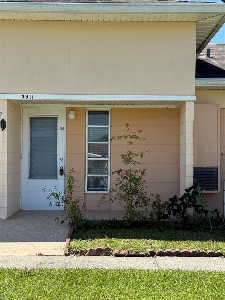 3911 CLUB CIRCLE — photo 3 of 30