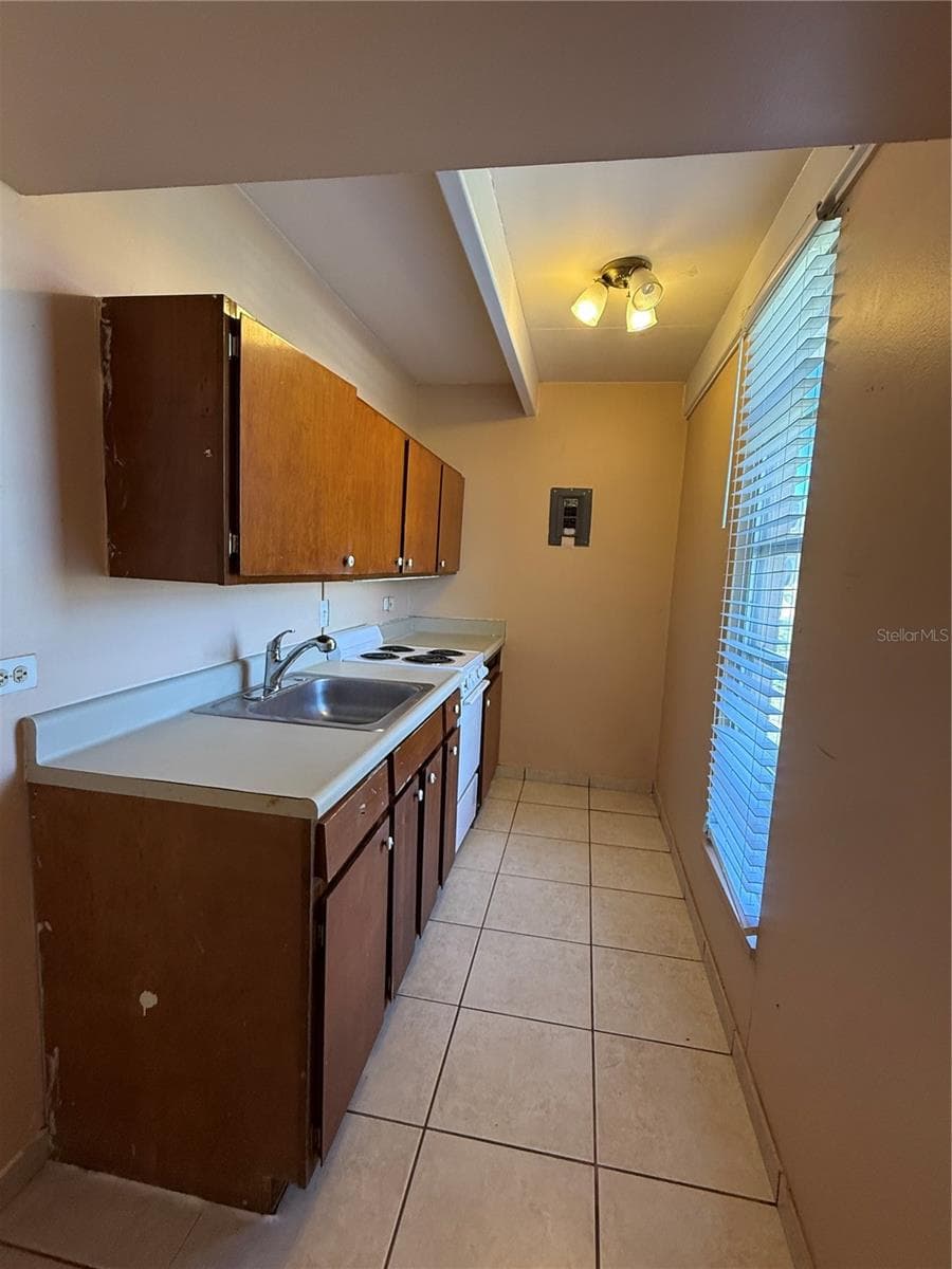 3911 CLUB CIRCLE — photo 7 of 30