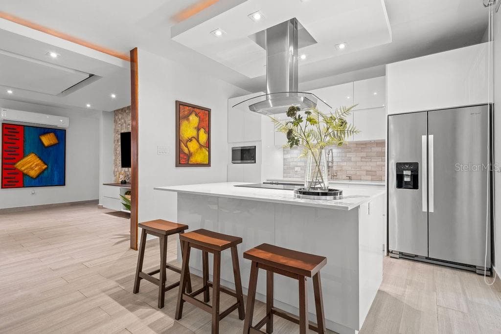 693 PR — photo 7 of 17