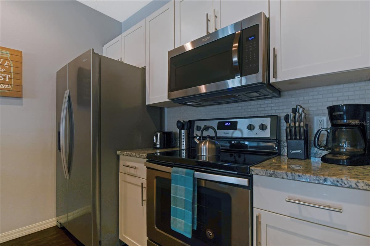 8927 SHINE DRIVE — photo 25 of 41