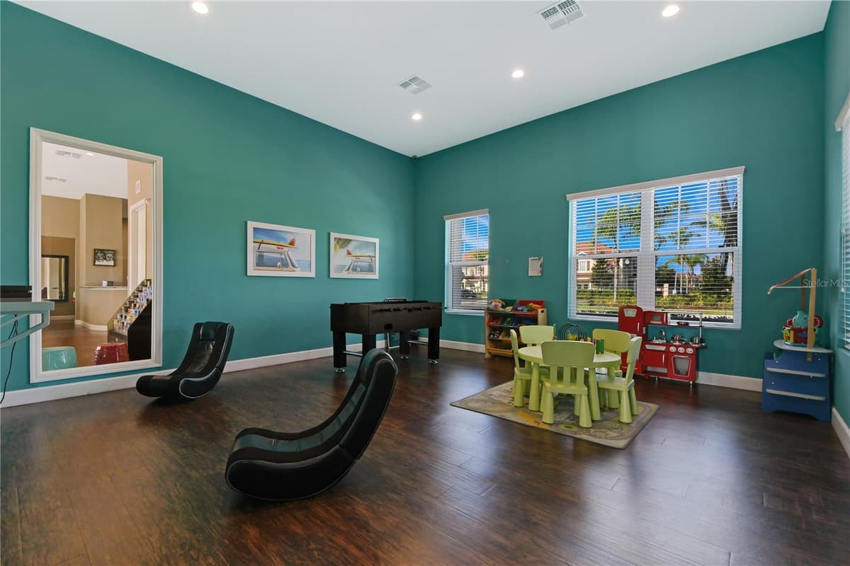 8927 SHINE DRIVE — photo 10 of 41