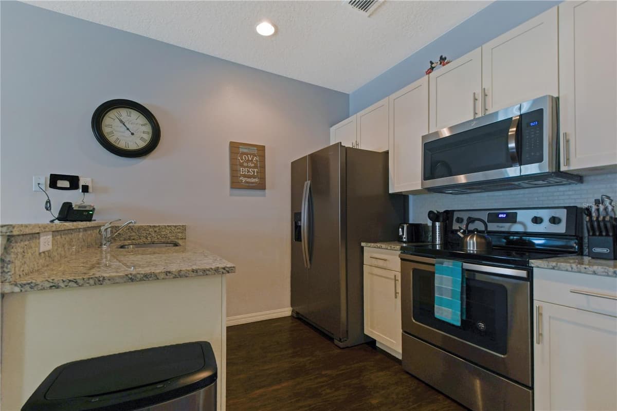 8927 SHINE DRIVE — photo 24 of 41