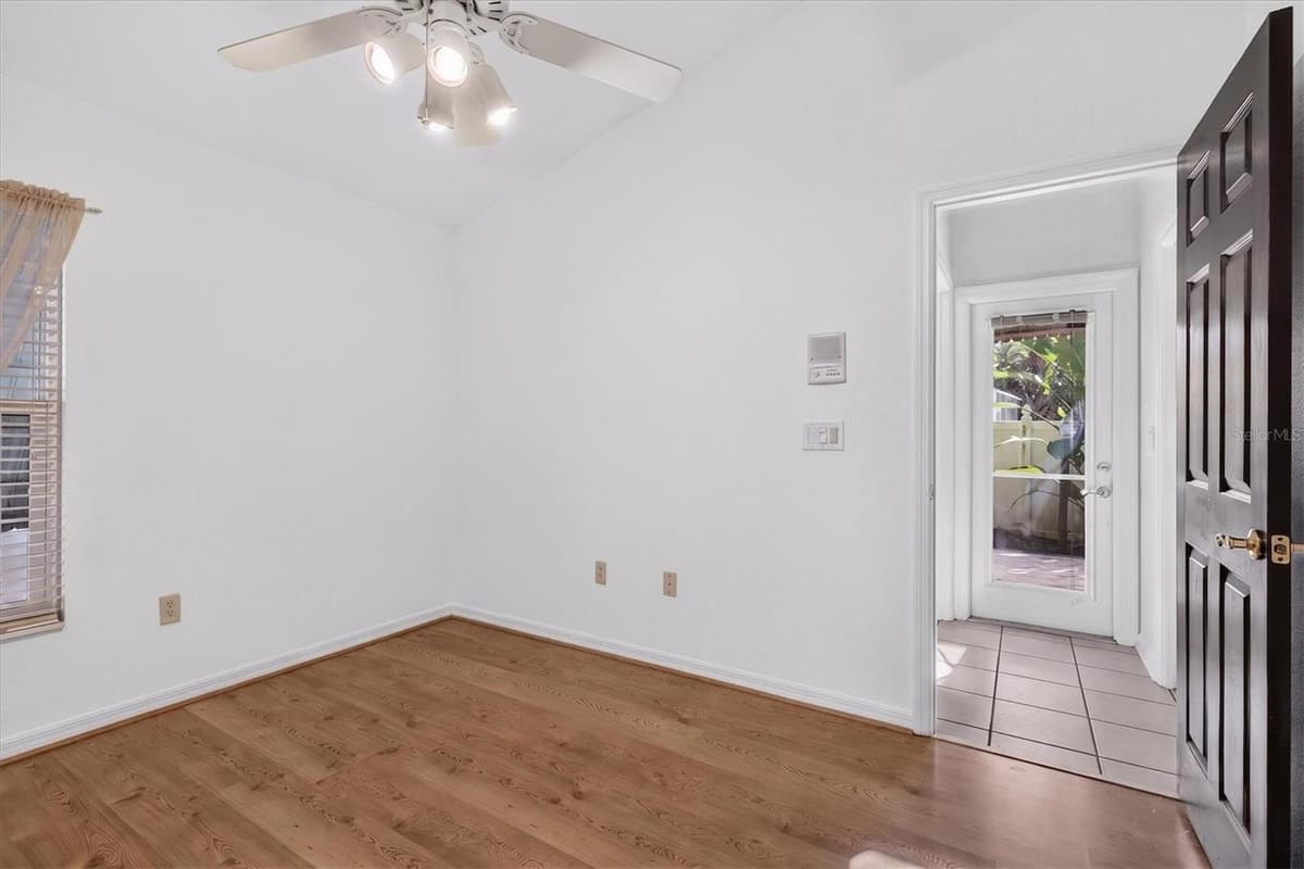 1809 LONGVIEW LANE — photo 33 of 68