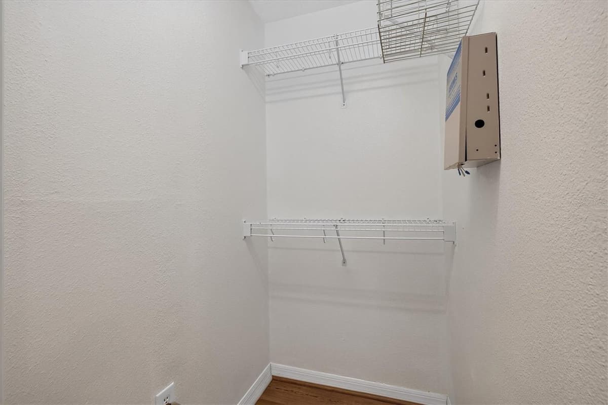 1809 LONGVIEW LANE — photo 30 of 68
