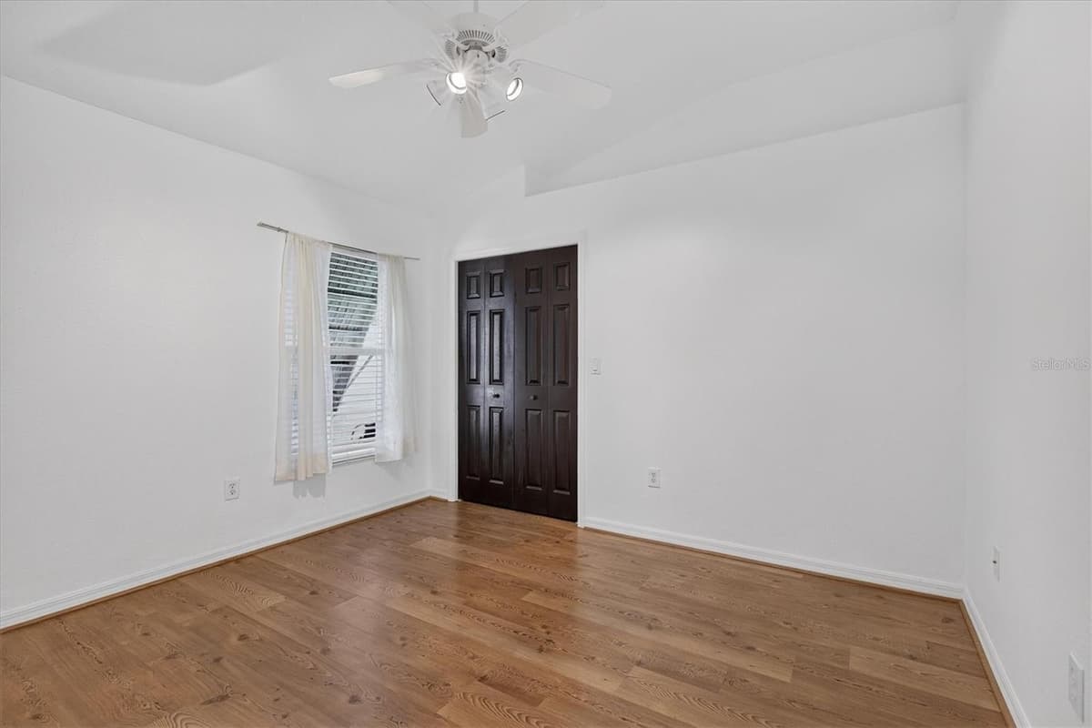 1809 LONGVIEW LANE — photo 35 of 68