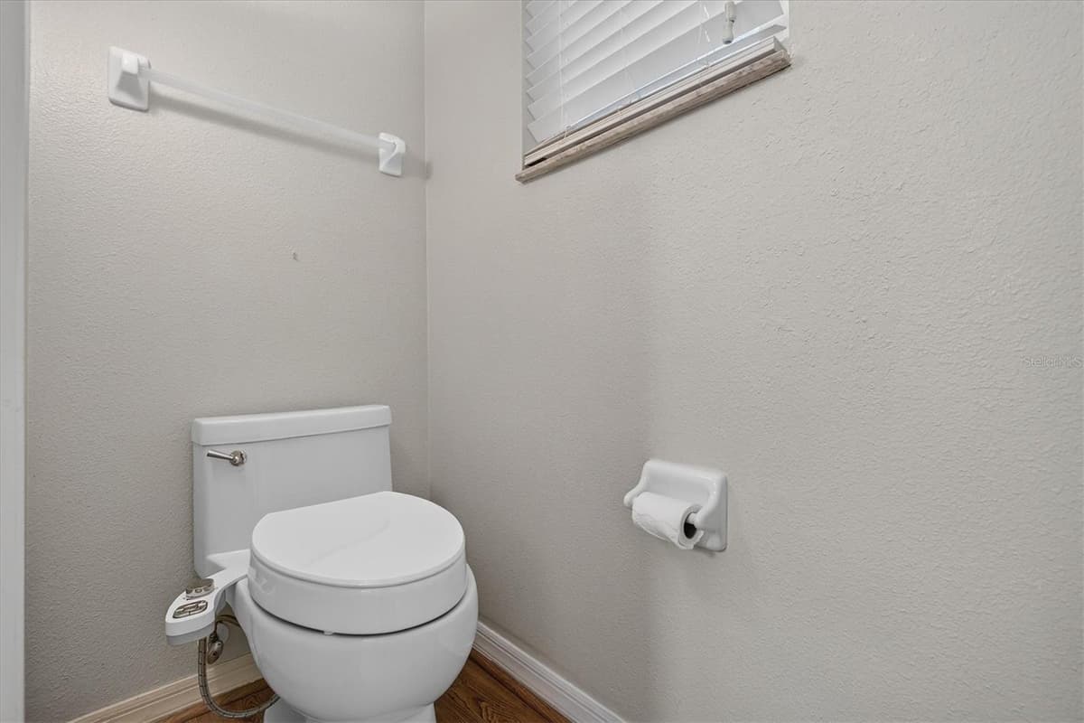 1809 LONGVIEW LANE — photo 28 of 68