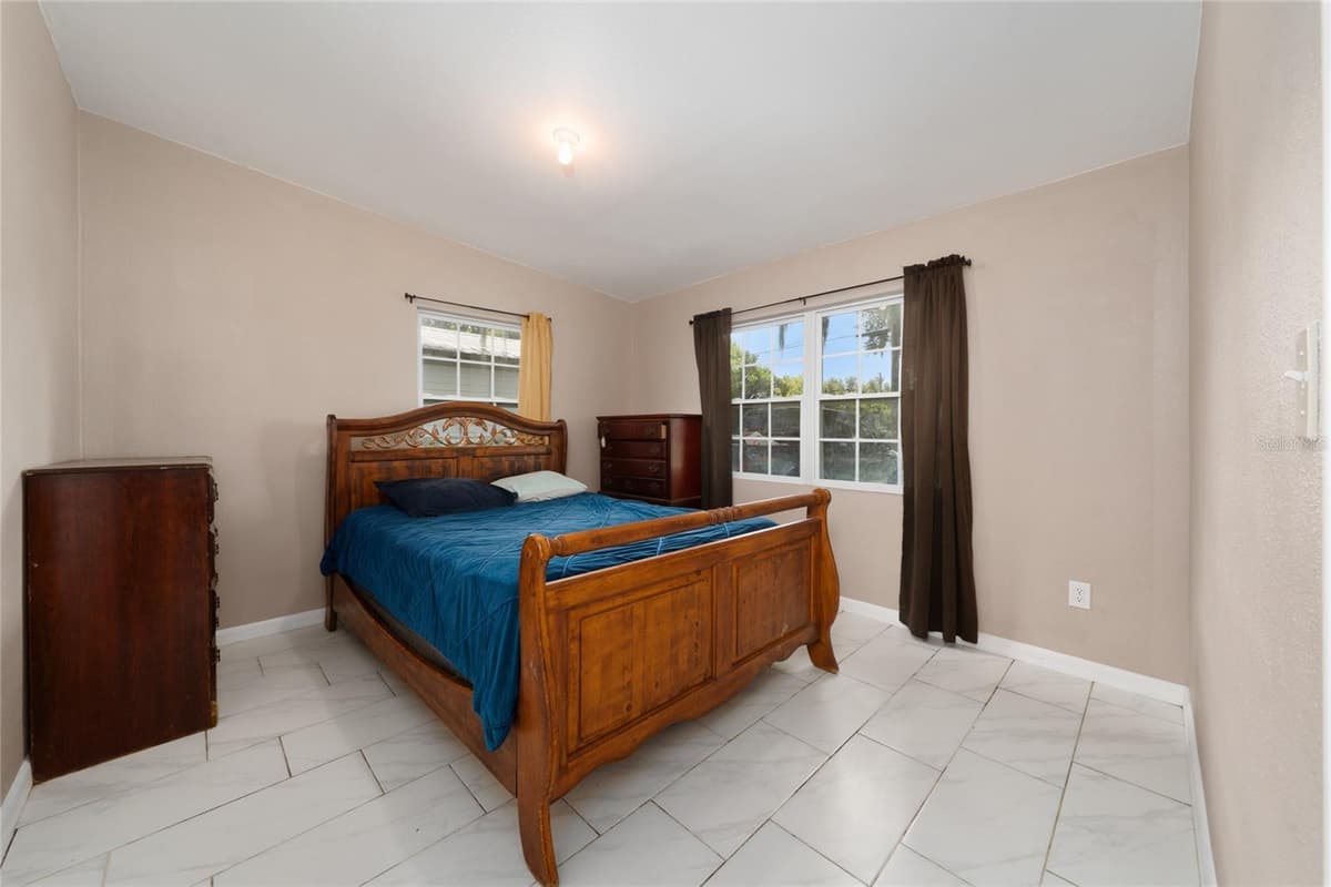 2030 MILTON STREET — photo 15 of 29
