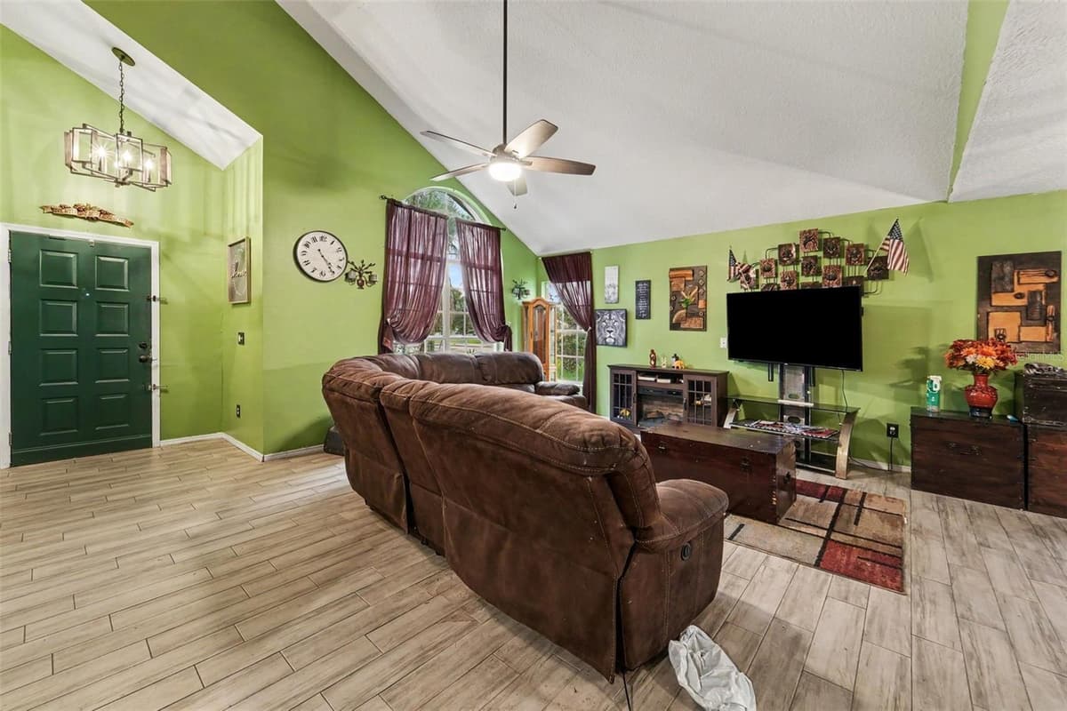 2405 ABALONE BOULEVARD — photo 3 of 27