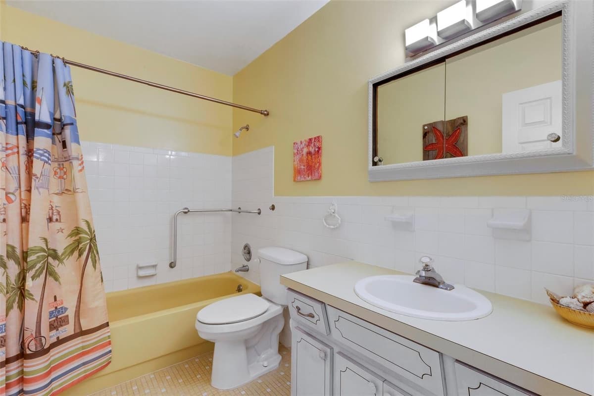 2401 ECUADORIAN WAY — photo 34 of 56