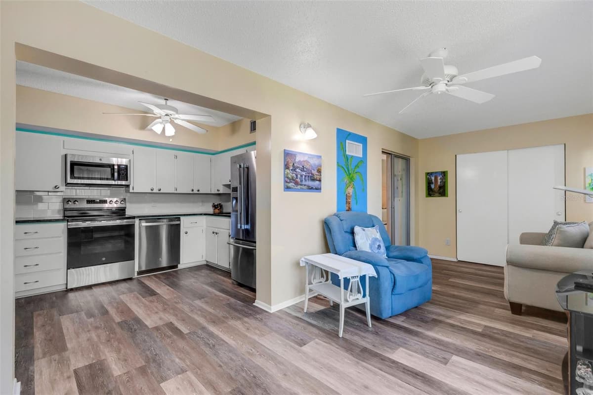 2401 ECUADORIAN WAY — photo 21 of 56