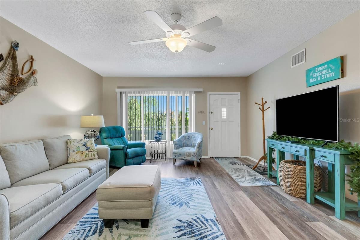 2401 ECUADORIAN WAY — photo 5 of 56