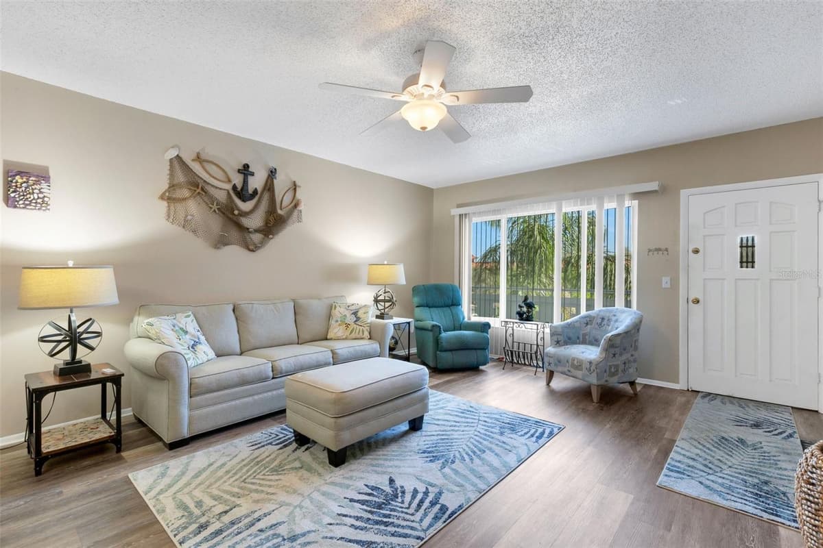 2401 ECUADORIAN WAY — photo 4 of 56