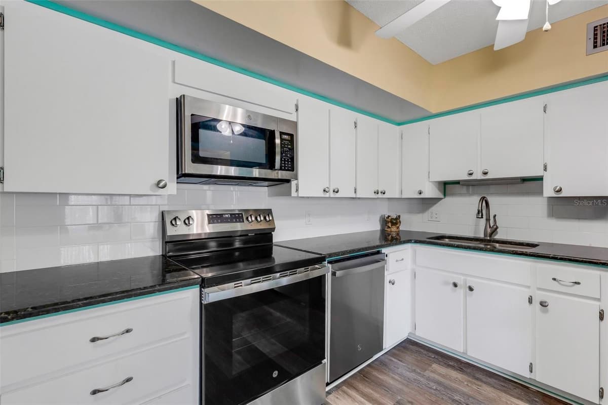 2401 ECUADORIAN WAY — photo 14 of 56