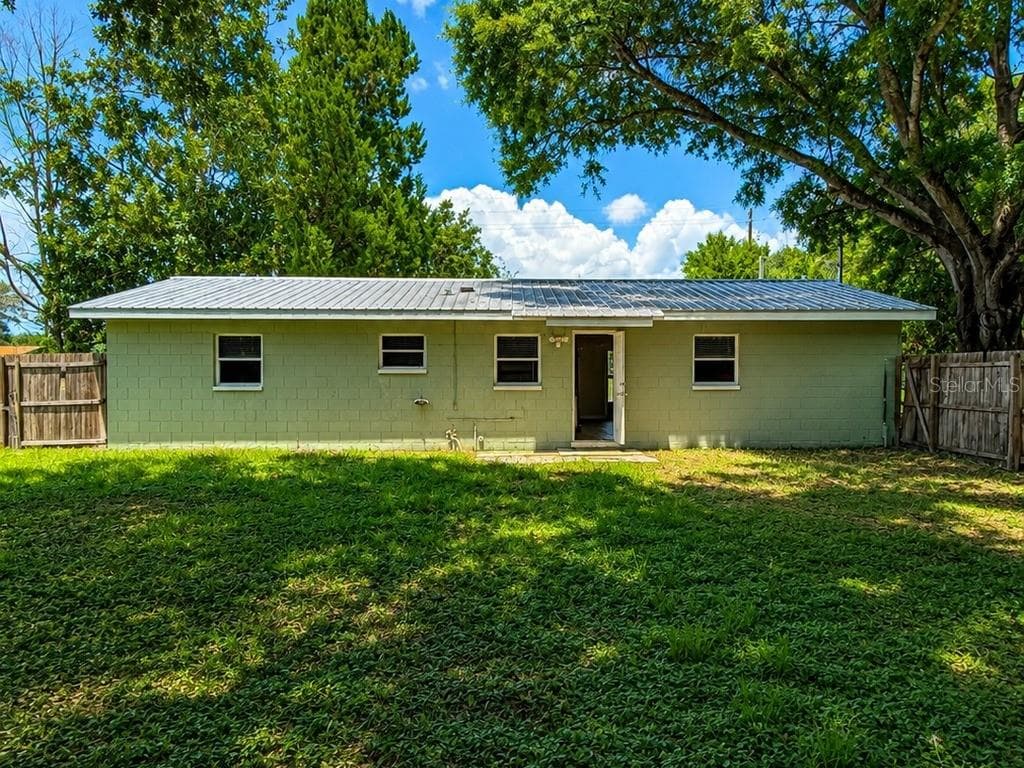 516 TANGLEWOOD DRIVE — photo 3 of 15