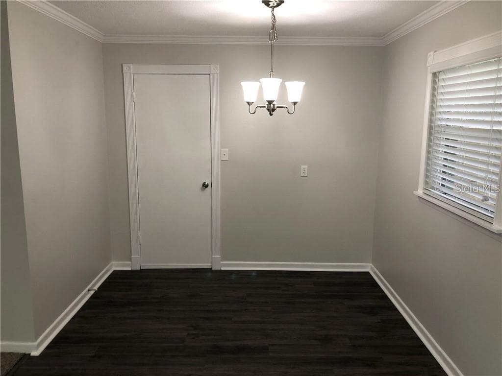 516 TANGLEWOOD DRIVE — photo 9 of 15