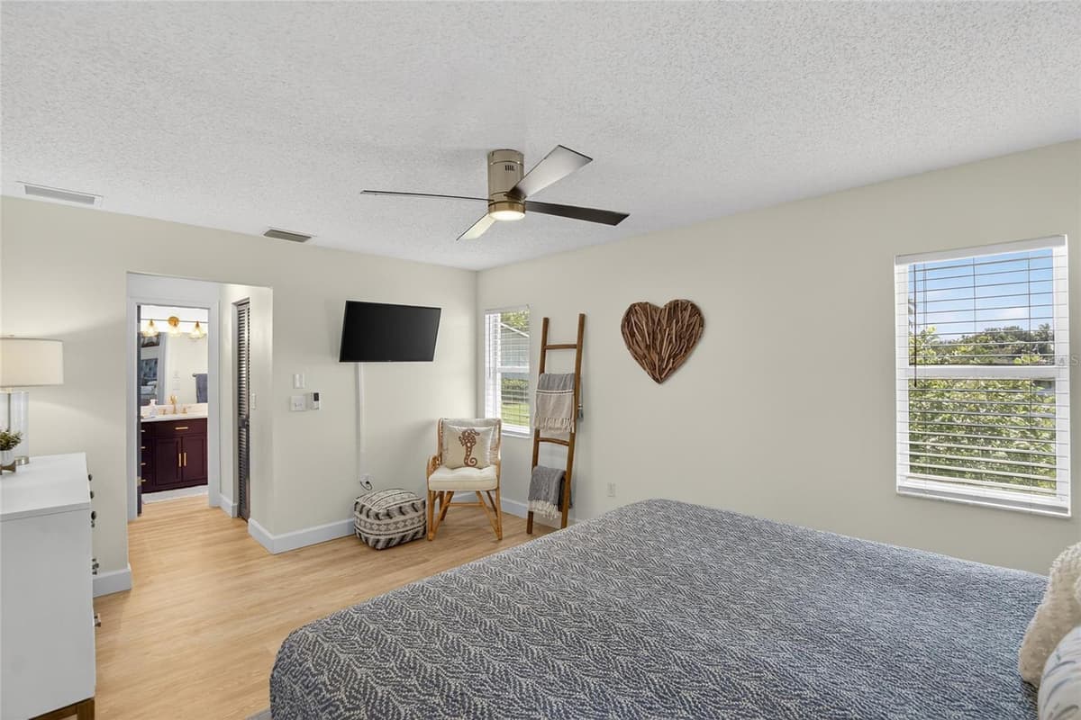 5016 MANGROVE POINT ROAD — photo 19 of 44