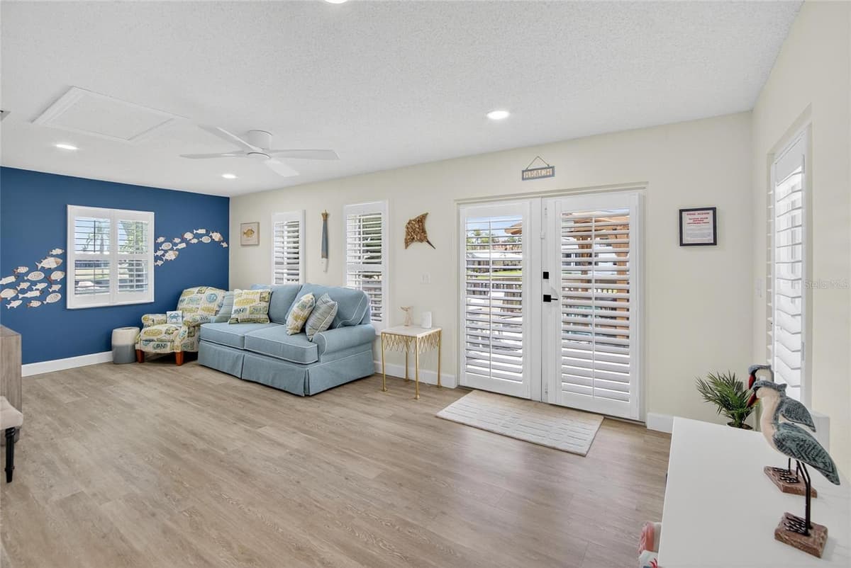 5016 MANGROVE POINT ROAD — photo 13 of 44
