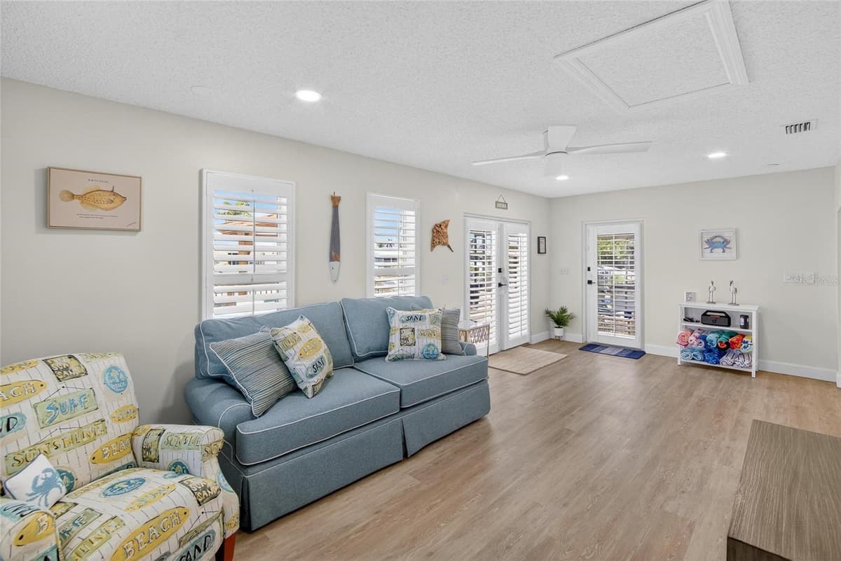 5016 MANGROVE POINT ROAD — photo 15 of 44