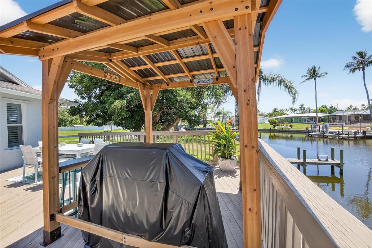 5016 MANGROVE POINT ROAD — photo 37 of 44