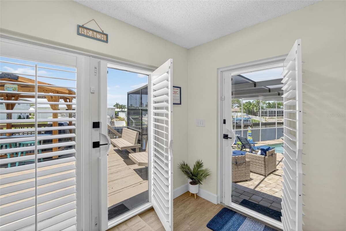5016 MANGROVE POINT ROAD — photo 17 of 44