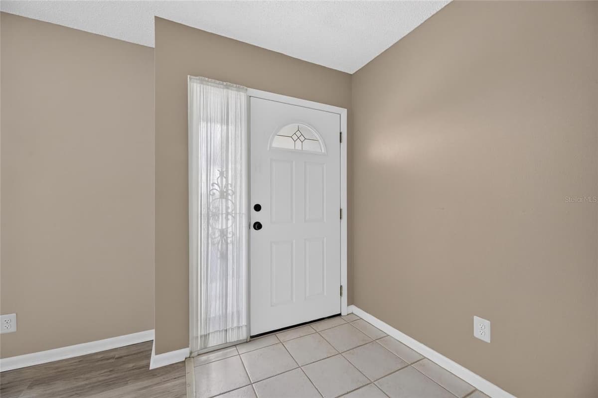 1743 COCO PALM CIRCLE — photo 6 of 39