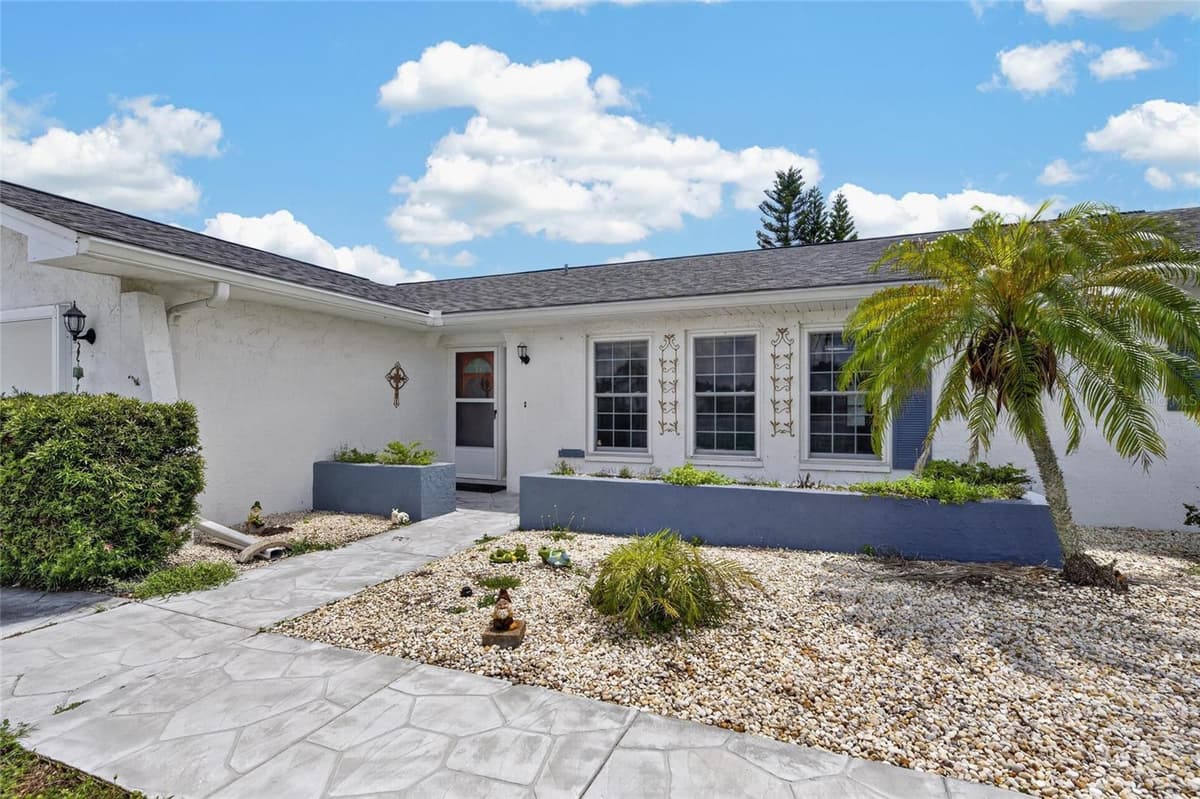 1743 COCO PALM CIRCLE — photo 3 of 39