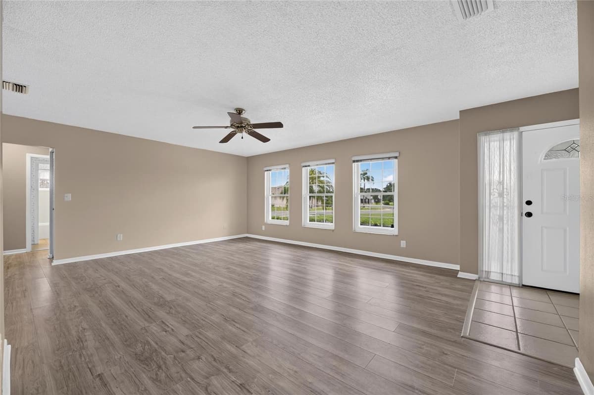 1743 COCO PALM CIRCLE — photo 10 of 39