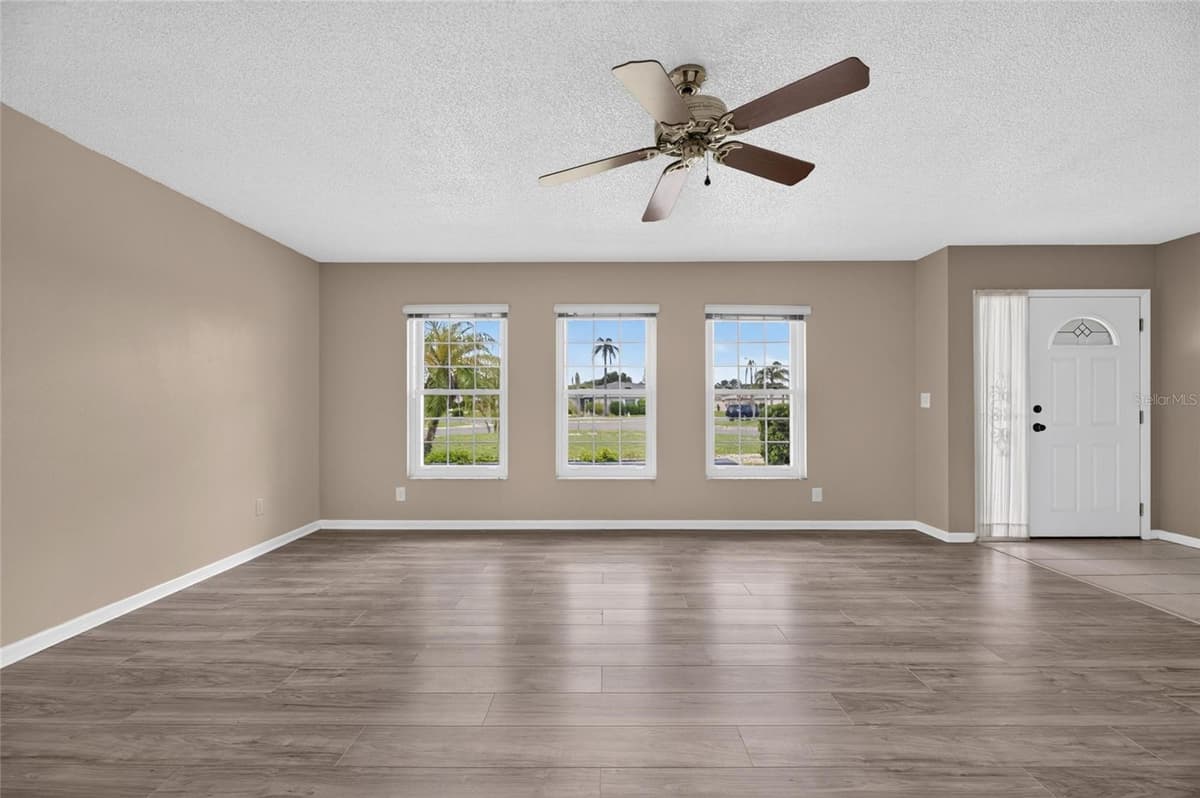 1743 COCO PALM CIRCLE — photo 9 of 39