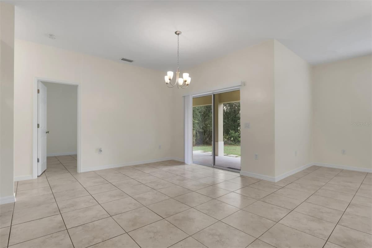 25108 PALISADE ROAD — photo 11 of 27