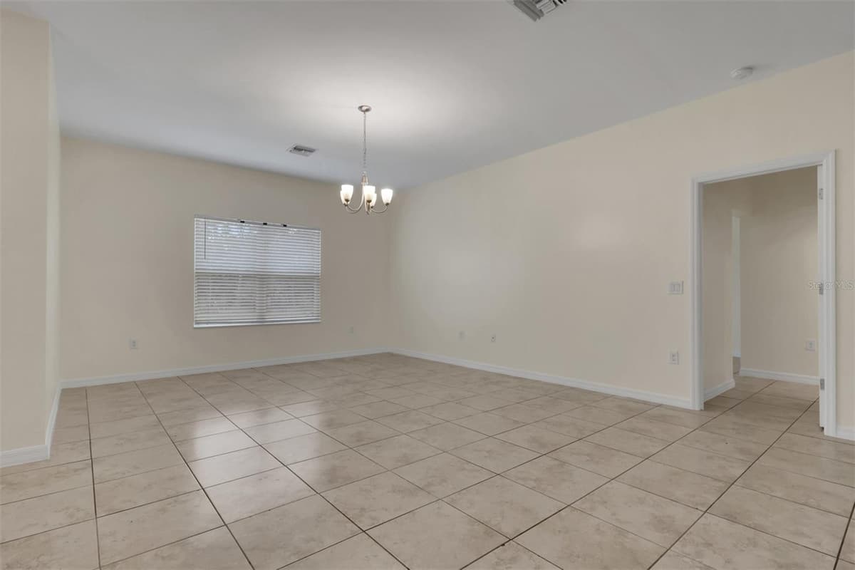 25108 PALISADE ROAD — photo 13 of 27