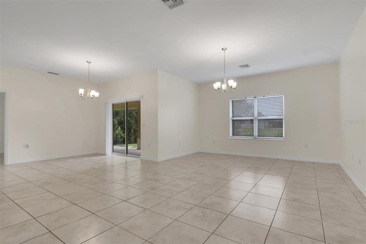 25108 PALISADE ROAD — photo 12 of 27
