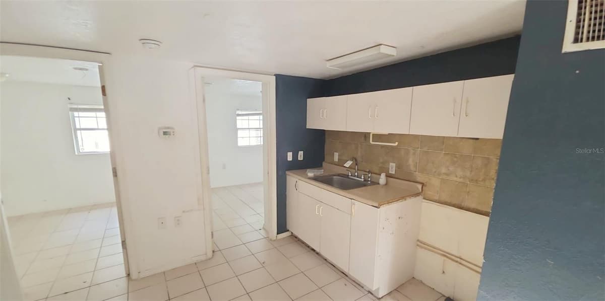 1672 10TH STREET — photo 3 of 8