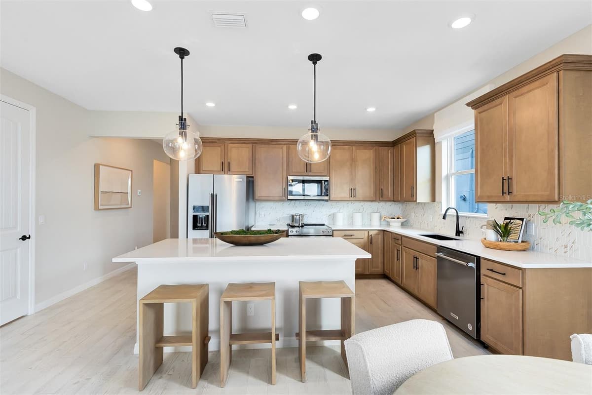 2132 BRANCHED OAK ROAD — photo 4 of 28