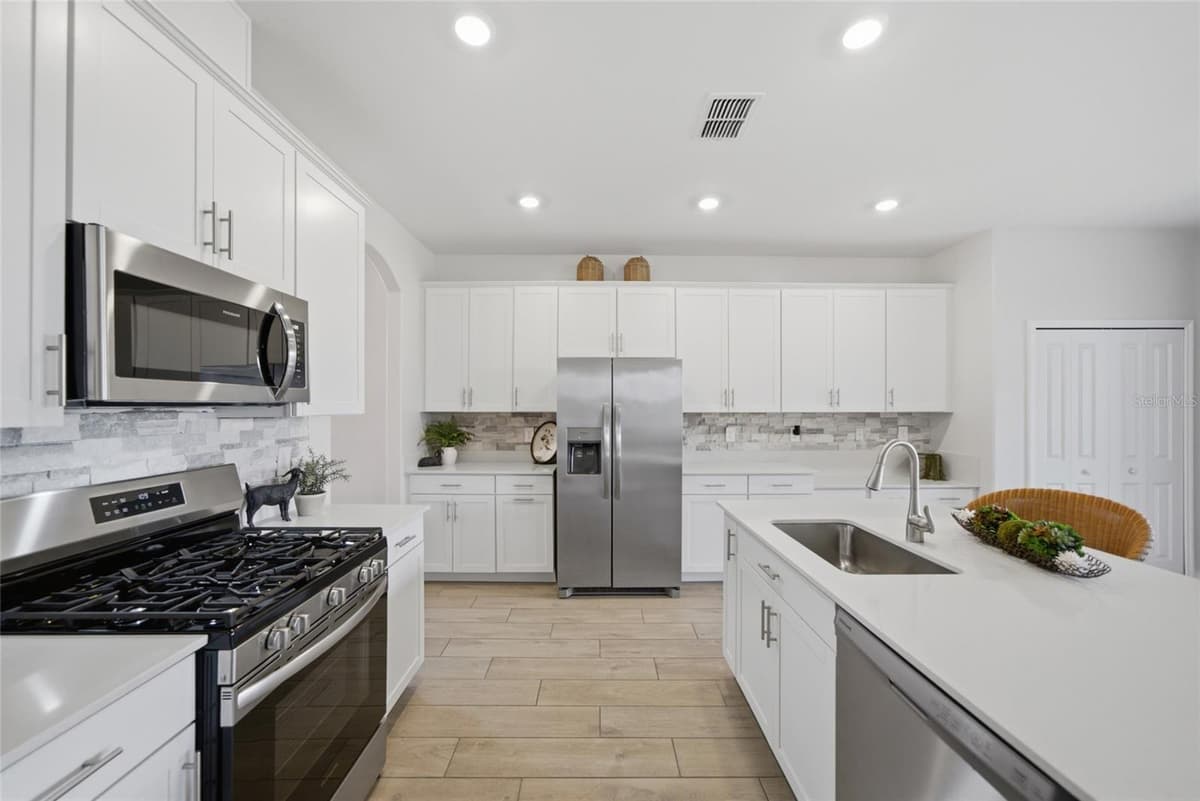 14988 SERENE SHORES LOOP — photo 6 of 25