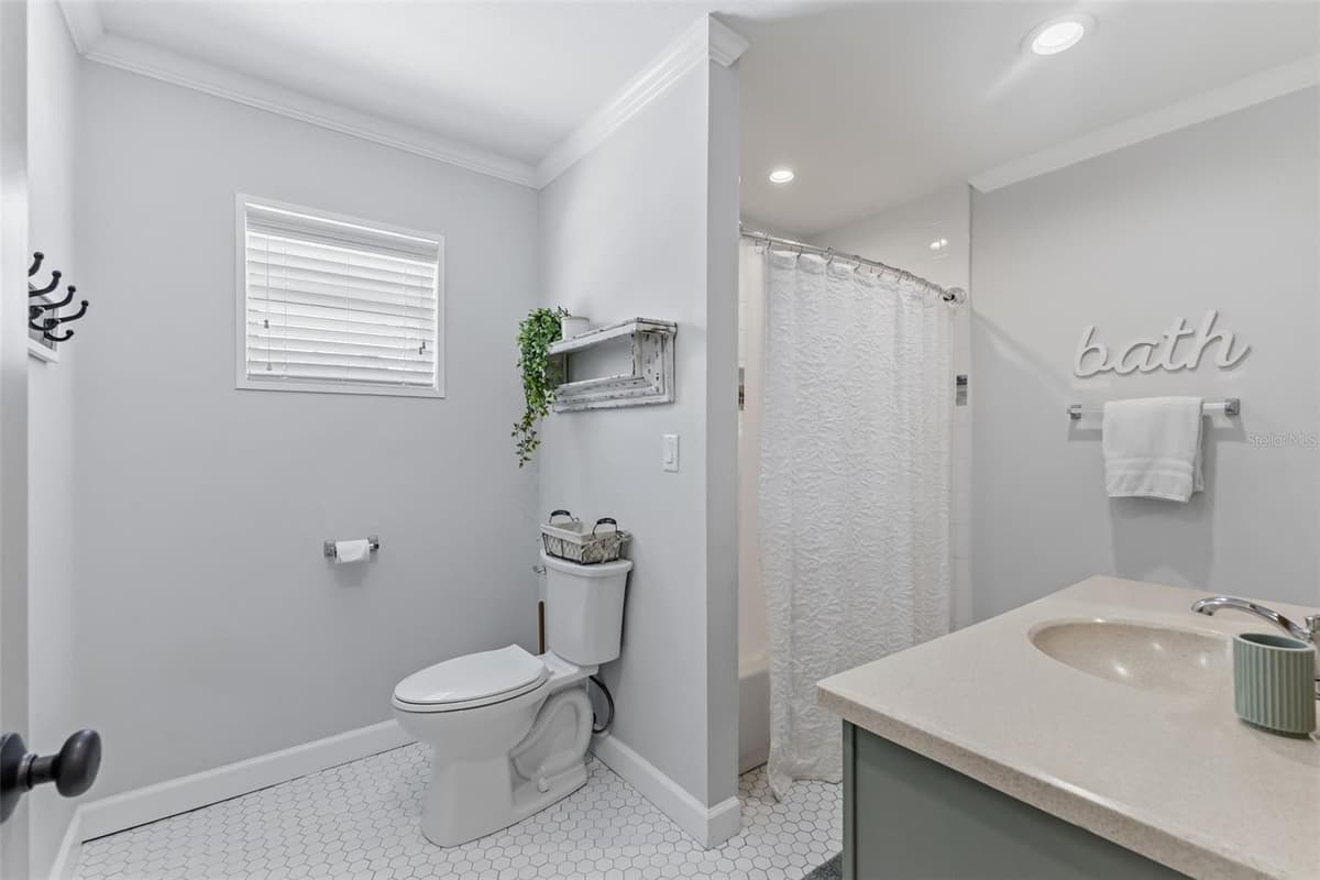 1120 1ST AVENUE — photo 19 of 42
