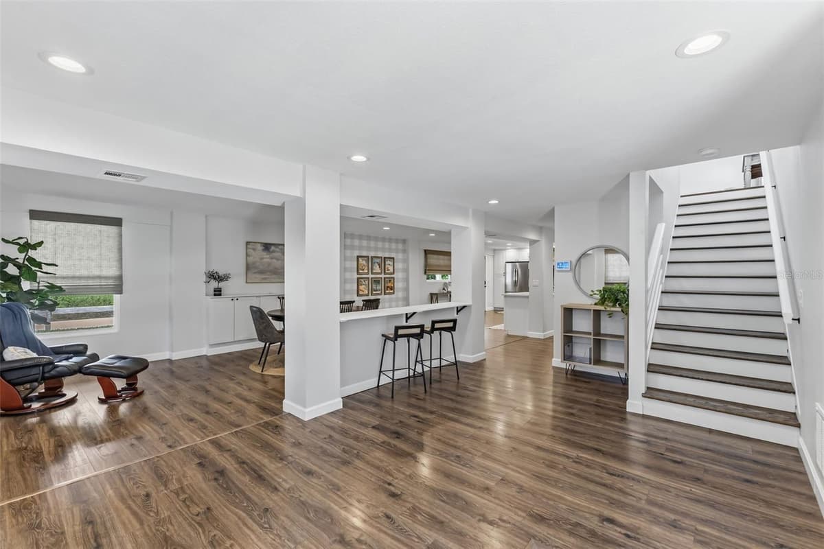 1120 1ST AVENUE — photo 4 of 42
