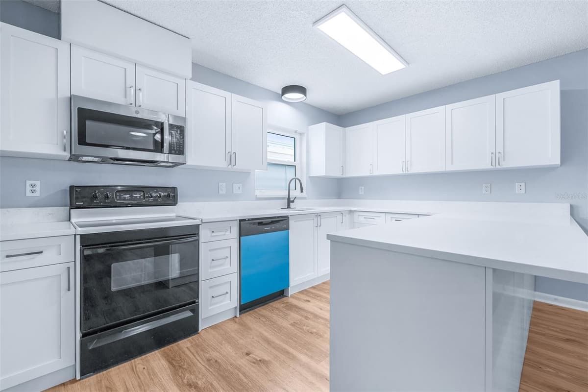 13940 ANONA HEIGHTS DRIVE — photo 11 of 31