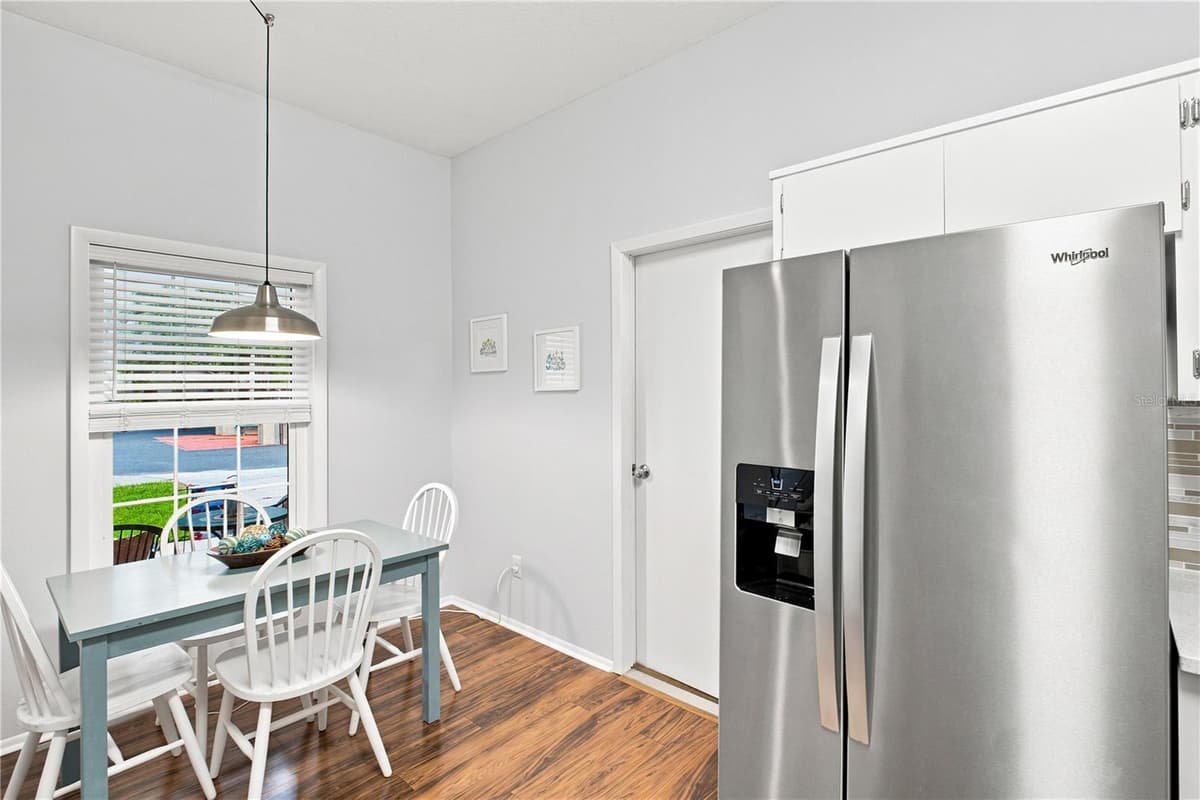 864 FRANKLIN CIRCLE — photo 6 of 33