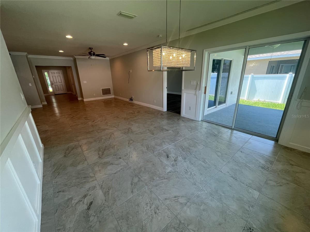 232 CLAYTON STREET — photo 4 of 38