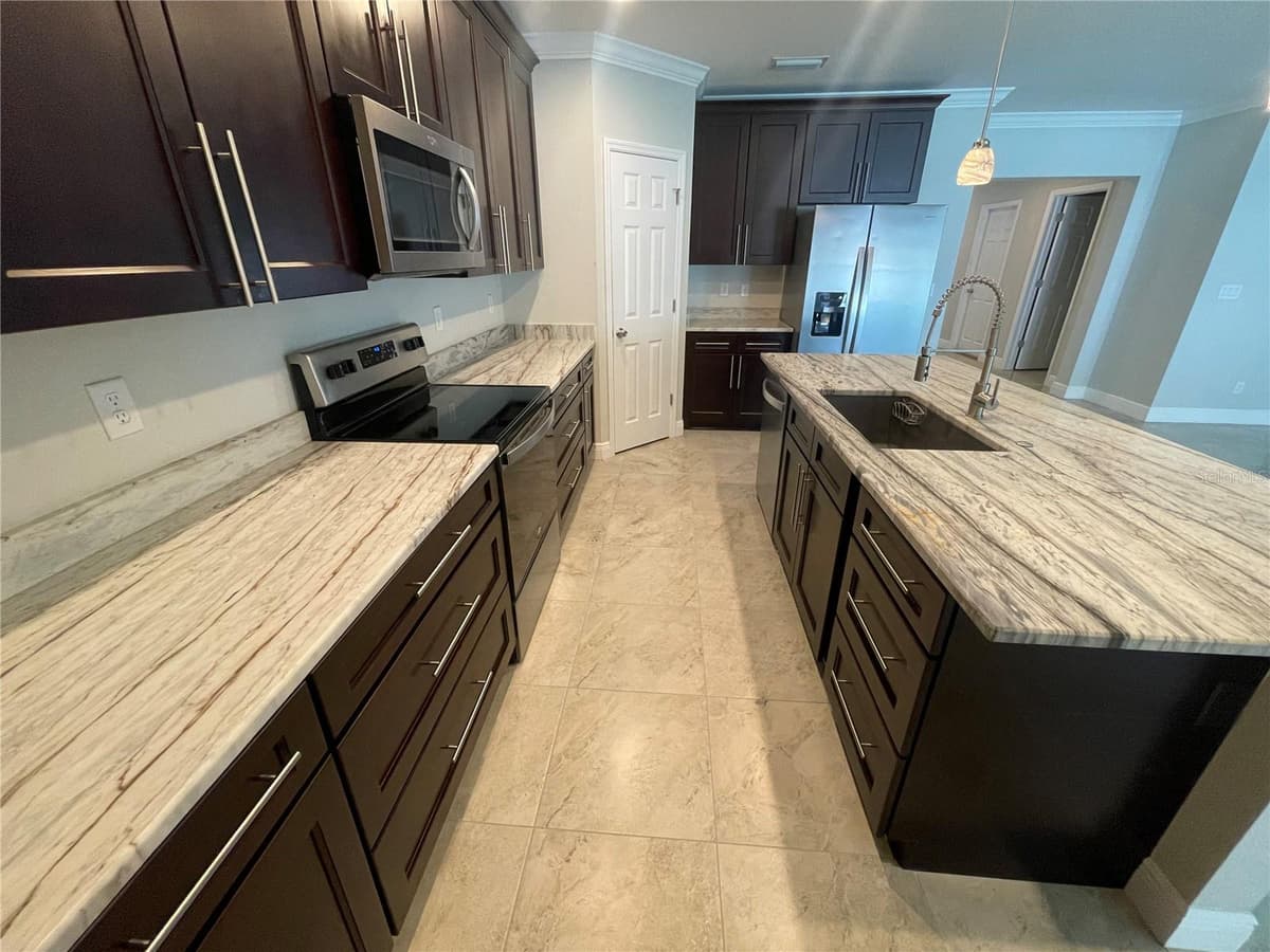 232 CLAYTON STREET — photo 6 of 38