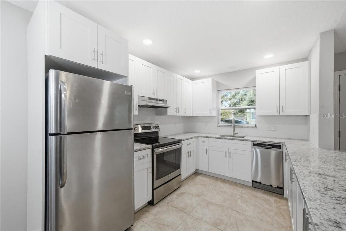 1528 MADISON AVENUE — photo 8 of 39