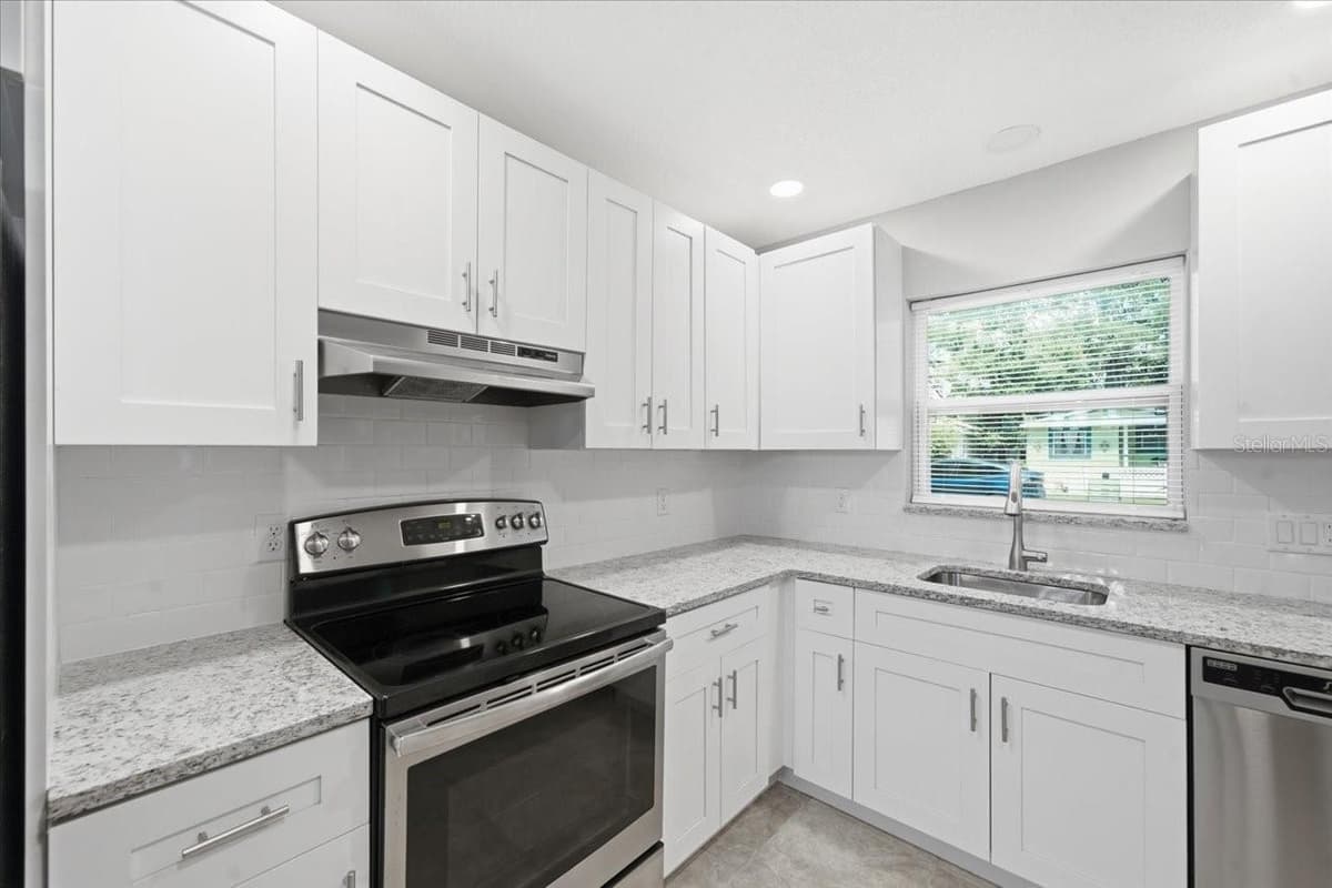 1528 MADISON AVENUE — photo 12 of 39