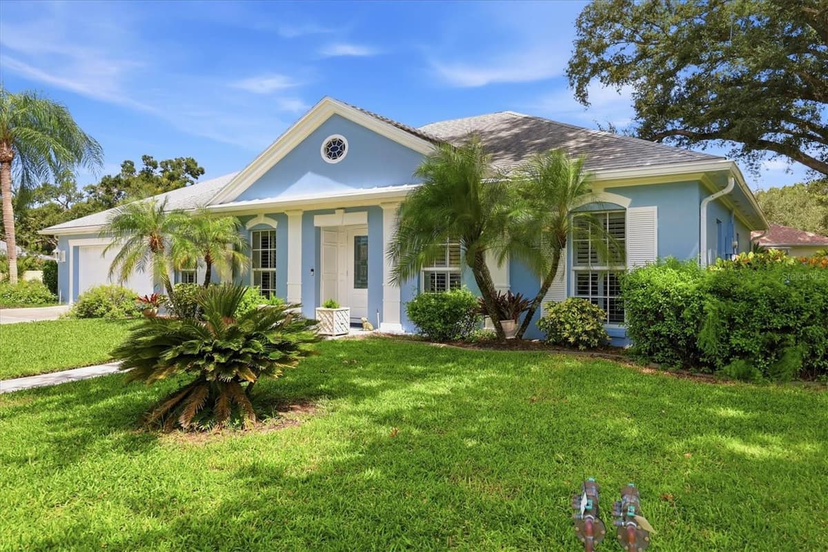 8 BERMUDA CIRCLE — photo 2 of 65